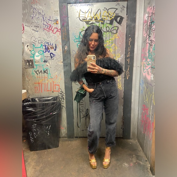 Meet your Posher, Adriana - Picture 2 of 6